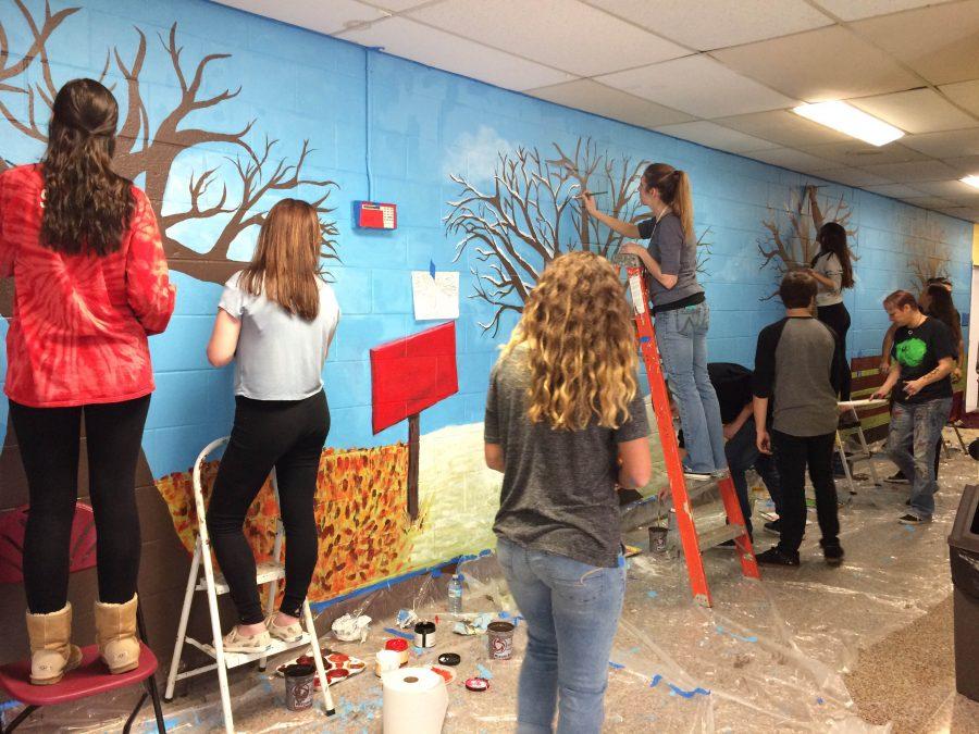 Art Club Creates Mural at New Albany School During WinterFest