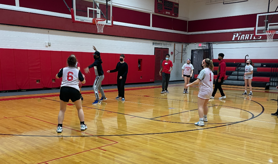 Play Unified Basketball (photo courtesy of 
Rylee Vogelman)